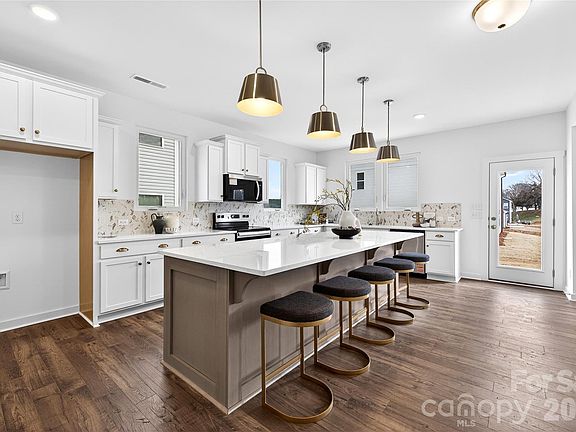 5th image of 2312 Bulwarks Ct #10