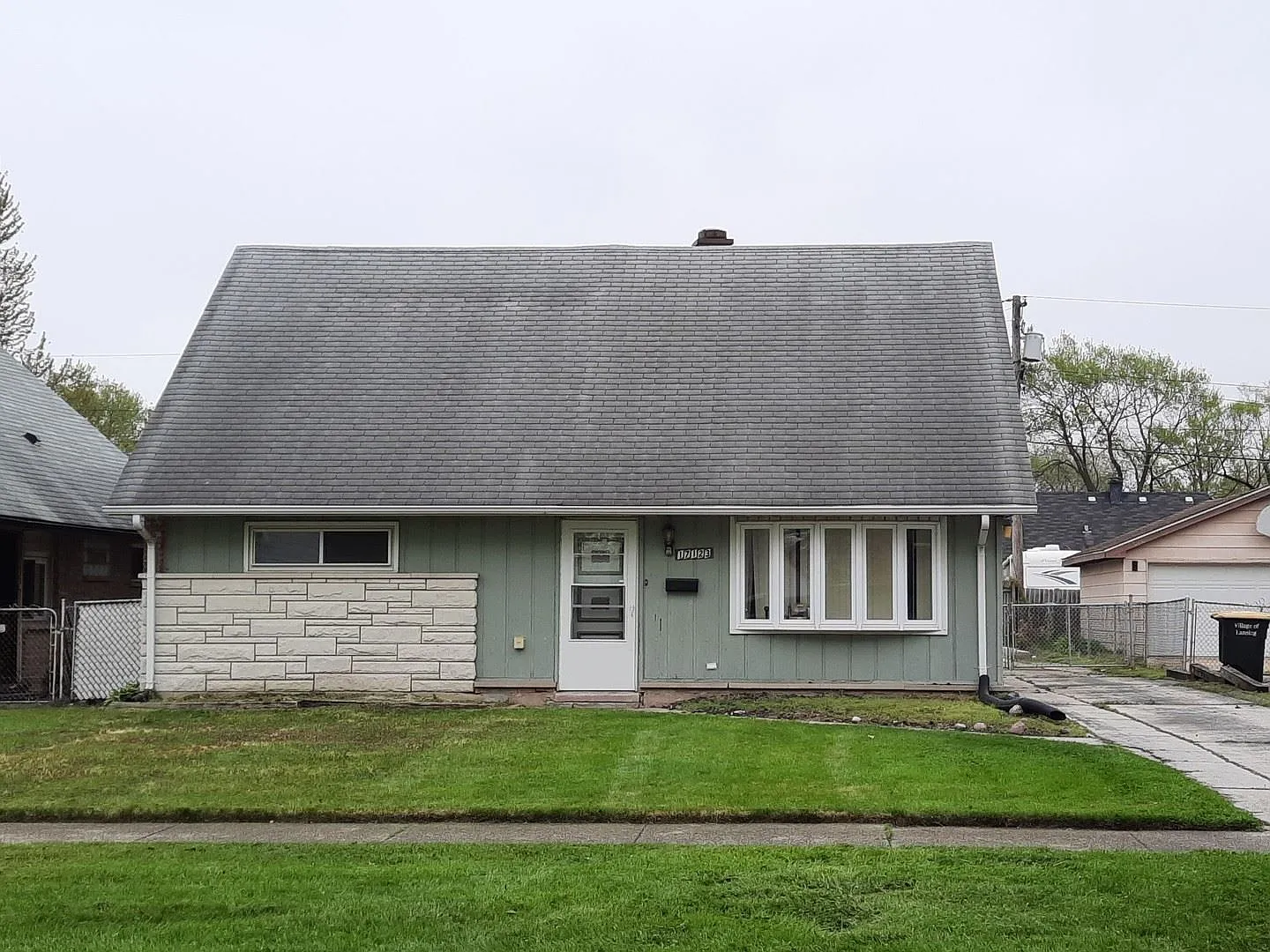 17123 Oakwood Ave photo 1