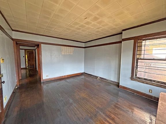 4th image of 938 N Leamington Ave