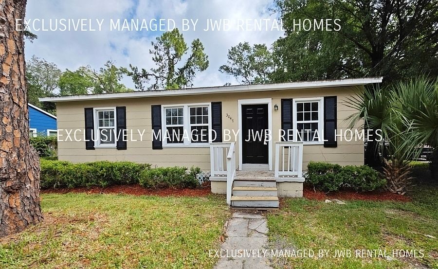 1st image of 3047 W 1st St
