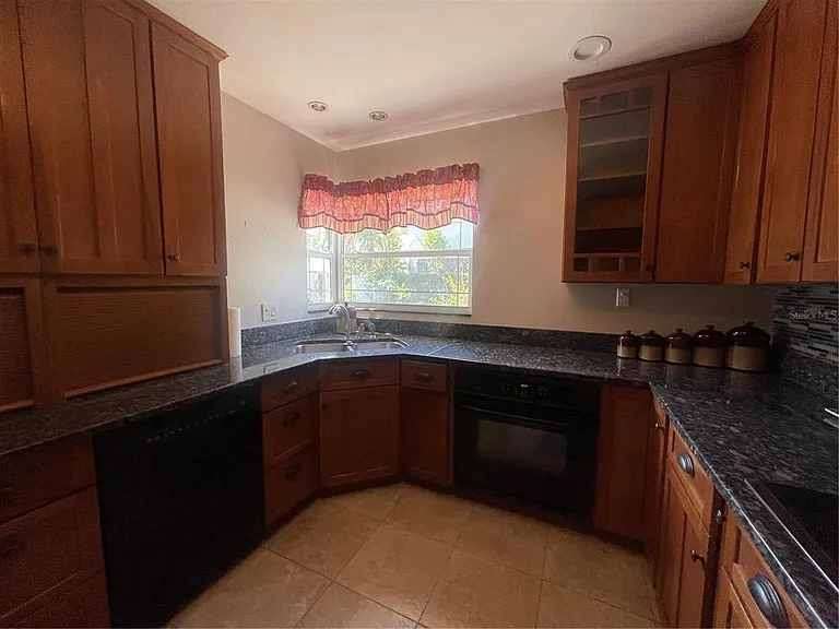 3030 W Helen Ave — Photo 18