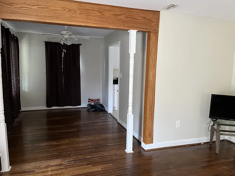 1620 Roanoke Ave — Photo 4