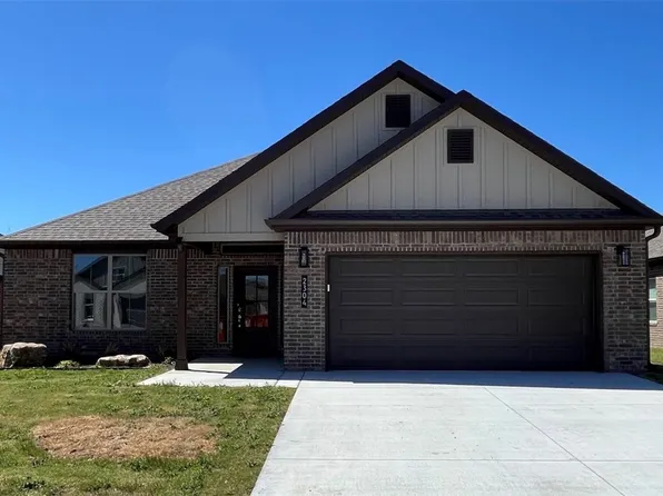 2304 N Lexington St, Siloam Springs, AR 72761