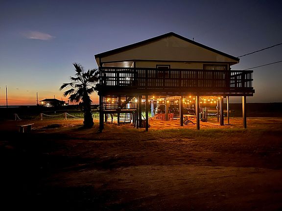 4th image of 334 Bay Ave