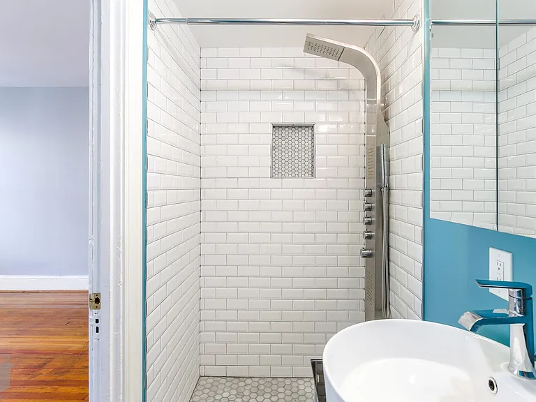 742 Harvard St NW — Photo 58