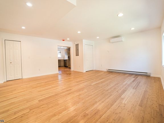 5th image of 9 Larch Ave
