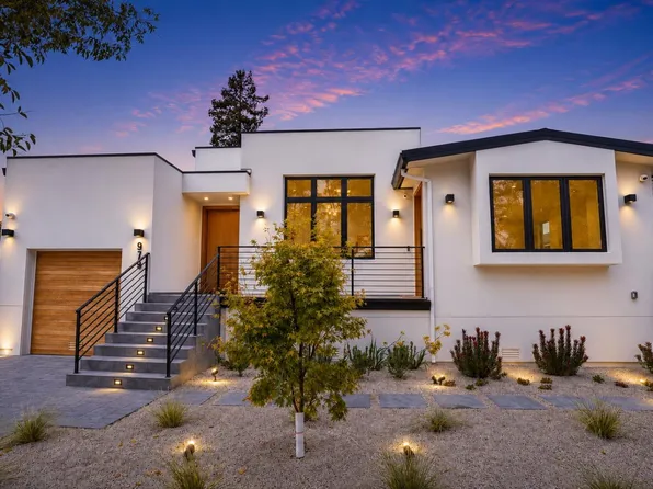 979 Lawrence Ln, Palo Alto, CA 94303