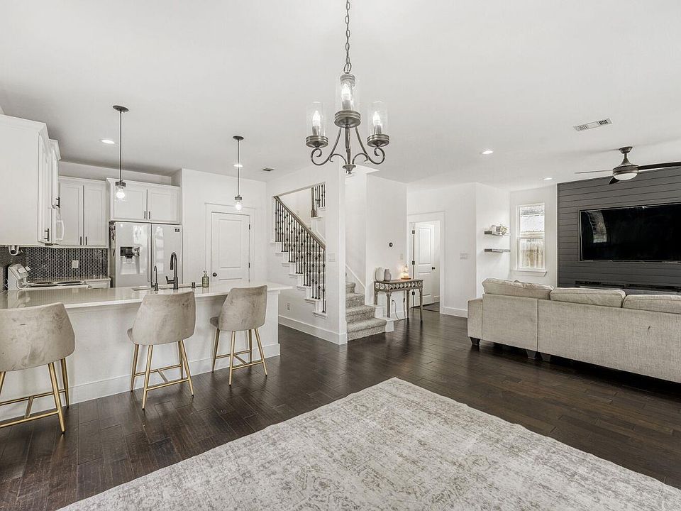 1st image of 125 Irene St