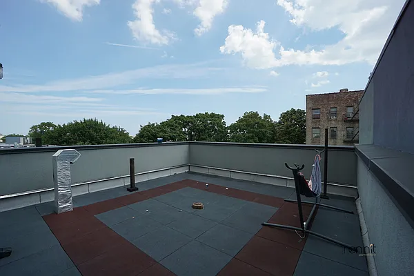 Rented by Rennit Inc. | media 24