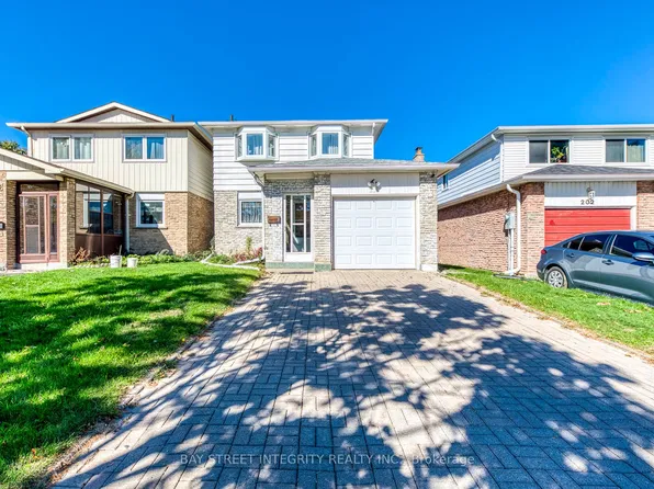 200 Invergordon Ave, Toronto, ON M1S 4A1