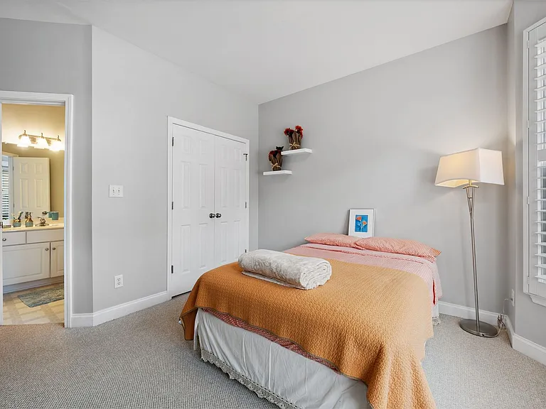 702 Teague Pl — Photo 8