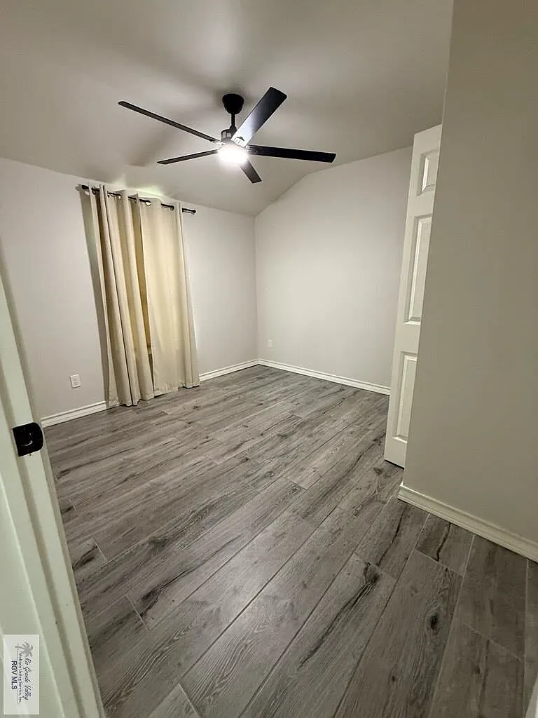 2 bed, 1.0 bath, 780 sqft, $1,300 — Photo 4