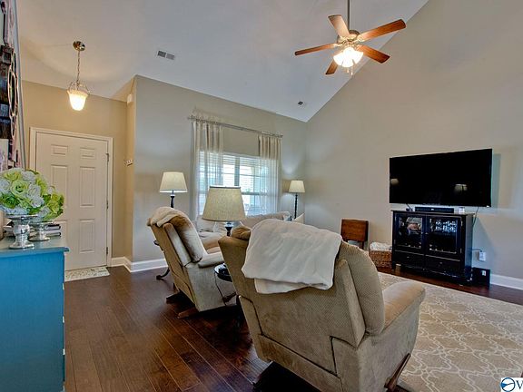 4th image of 6811 Wintercrest Way