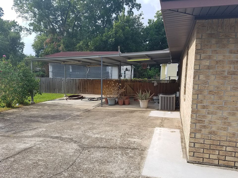 1st image of 801 N Avenue D