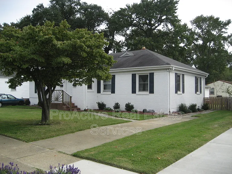 725B Carolina Ave — Photo 2