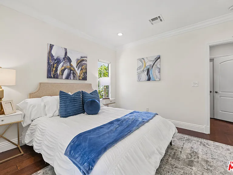 1114 S La Peer Dr — Photo 22