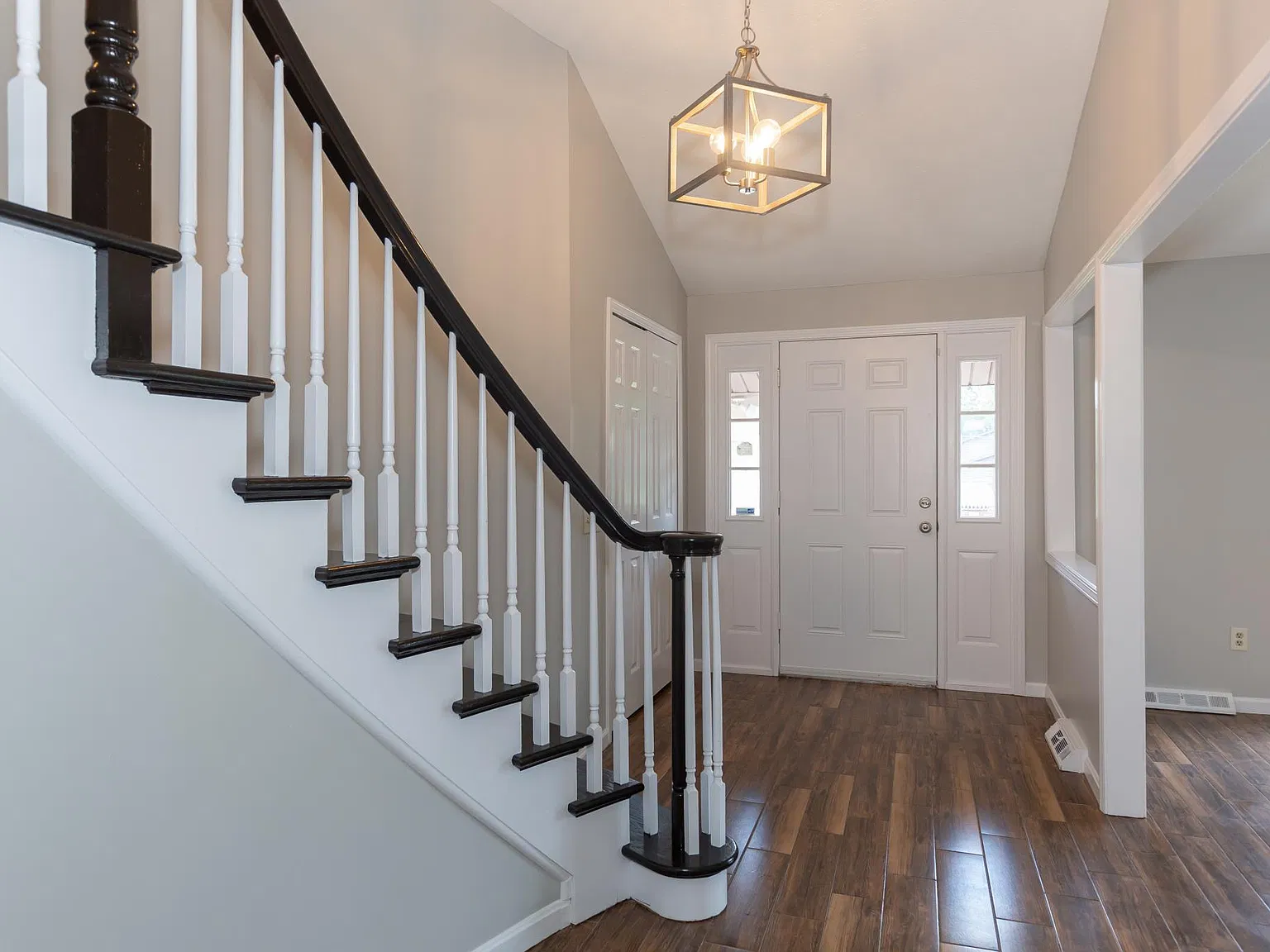 4 bed, 2556 sqft, $2,950 — Photo 3