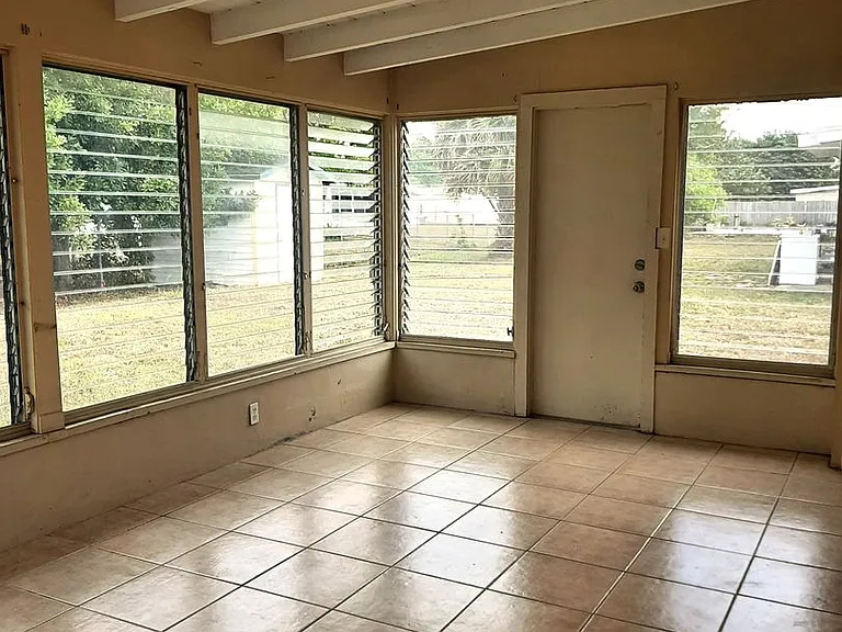 21440 Mallory Ave — Photo 15