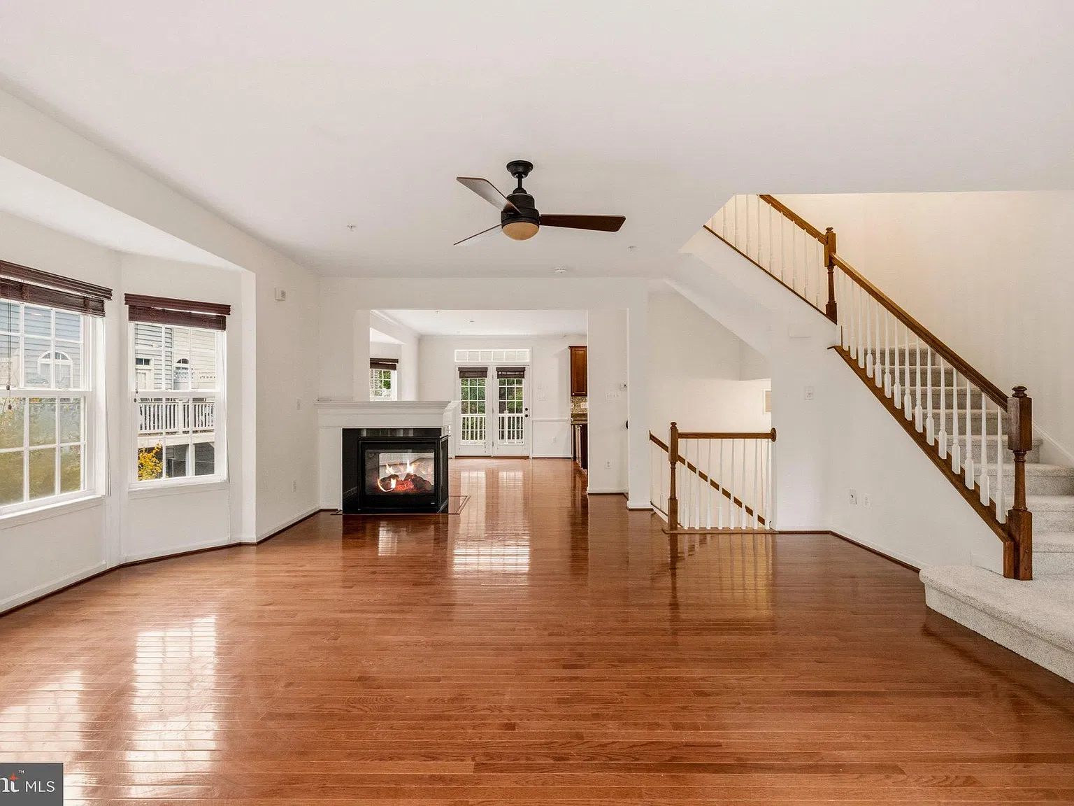 3 bed, 4.0 bath, 2548 sqft, $3,600 — Photo 4