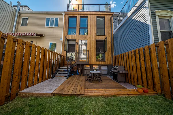 Sold by Douglas Elliman | media 22