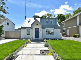 66 Harvard St, Roslyn Heights, NY 11577