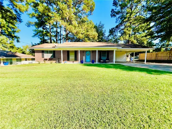 1271 N 2nd St, Jena, LA 71342