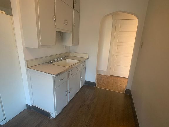 3rd image of 528 N Grant St APT 3