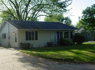 126 W 5th St, Coal Valley, IL 61240