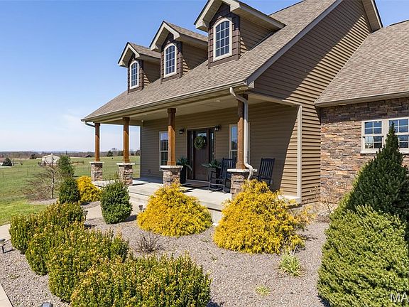 4th image of 5909 Feezor Rd