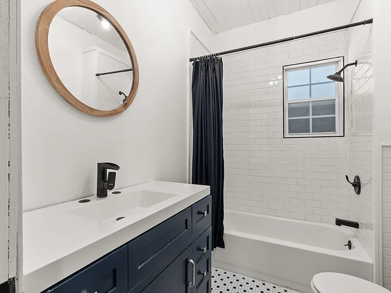 4910 Saint Elmo Ave — Photo 11