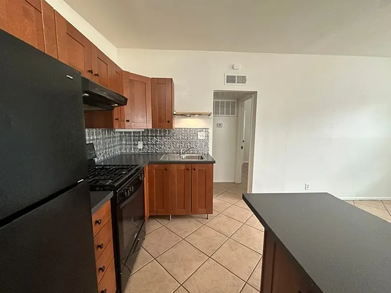 401 W 5th St #508-S-& — Photo 7