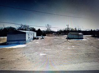 704 E Frisco Ave, Henryetta, OK 74437