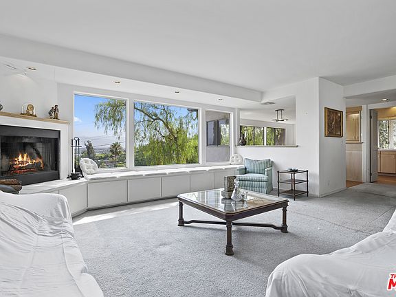 3rd image of 3958 Murietta Ave