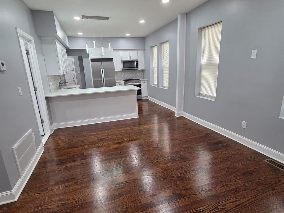 Kitchen/ Livingroom