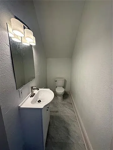 810 Broadway St — Photo 10