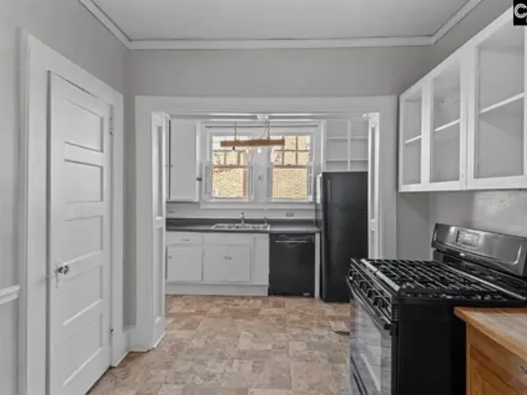511 S Walker St — Photo 19