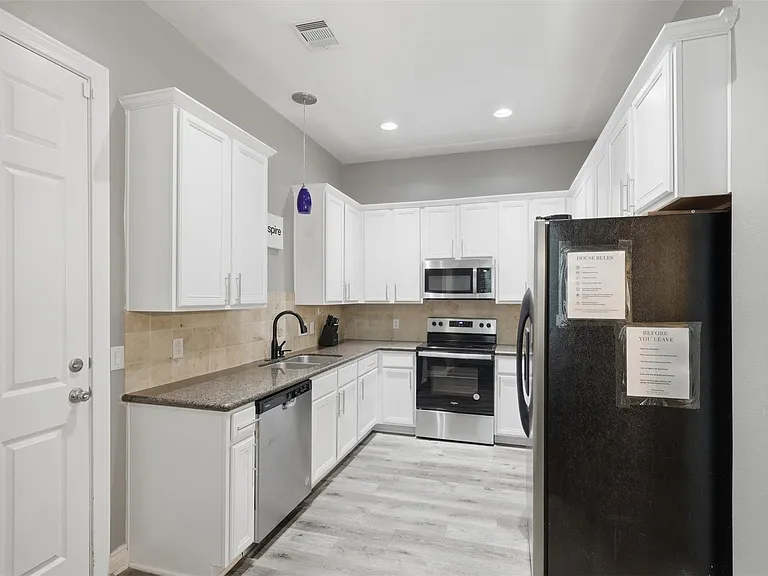 9003 Bayview Cove Dr — Photo 5