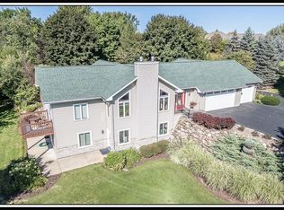 N1145 Roena Ln, Hortonville, WI 54944