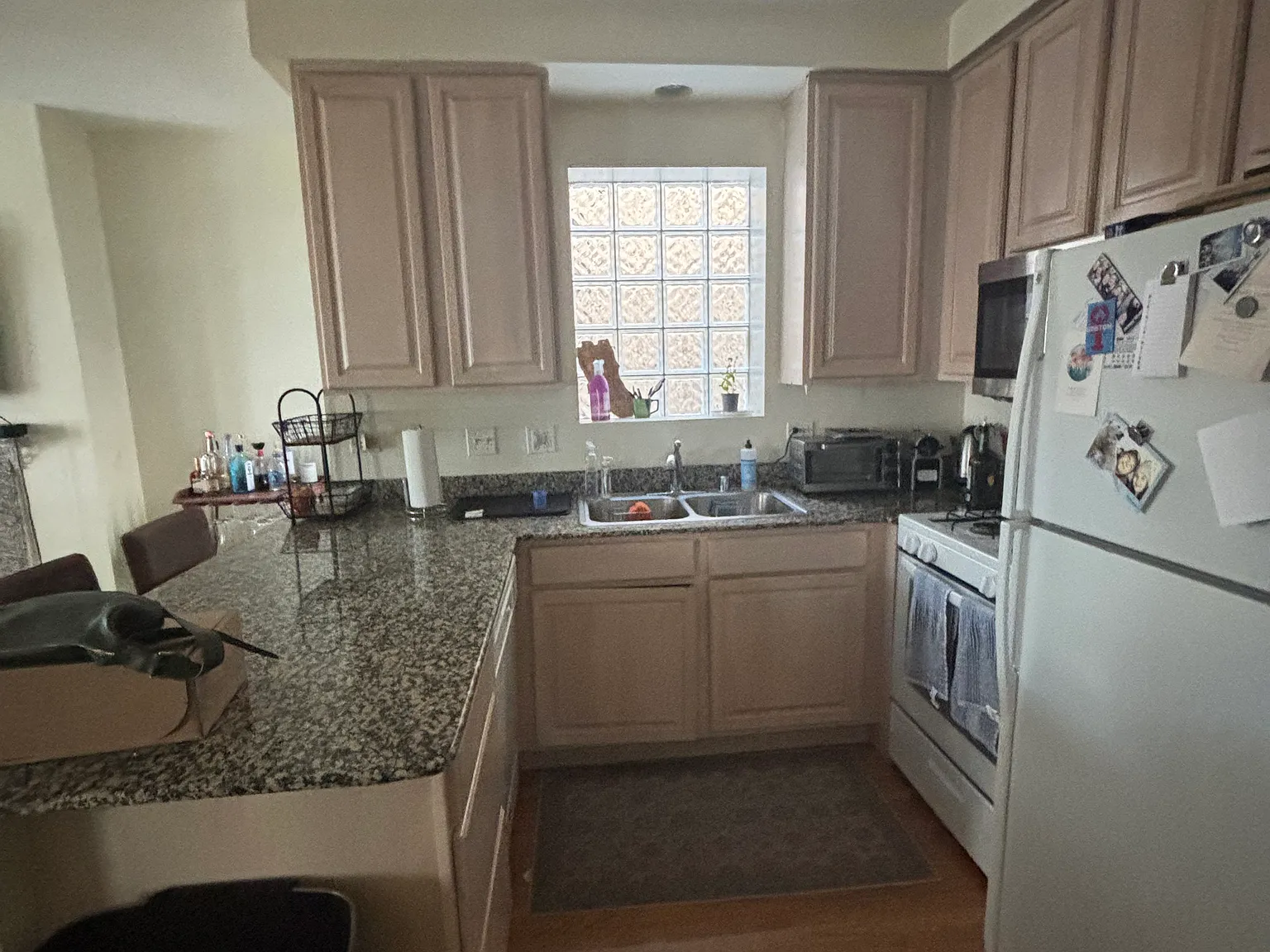 2 bed, 1300 sqft, $2,825 — Photo 2