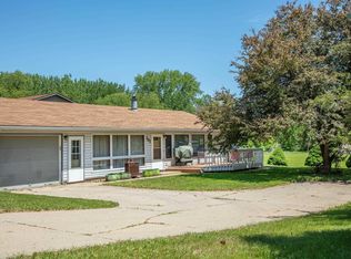 302 Oak St, Waverly, IA 50677