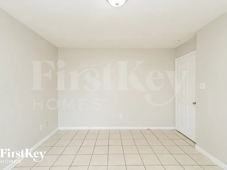 2920 La Estancia Ln — Photo 11