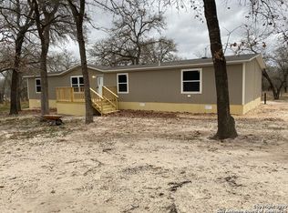 176 Oak View Dr, La Vernia, TX 78121