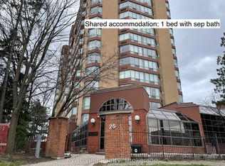 25 Fairview Rd W #1101RM2, Mississauga, ON L5B3Y8