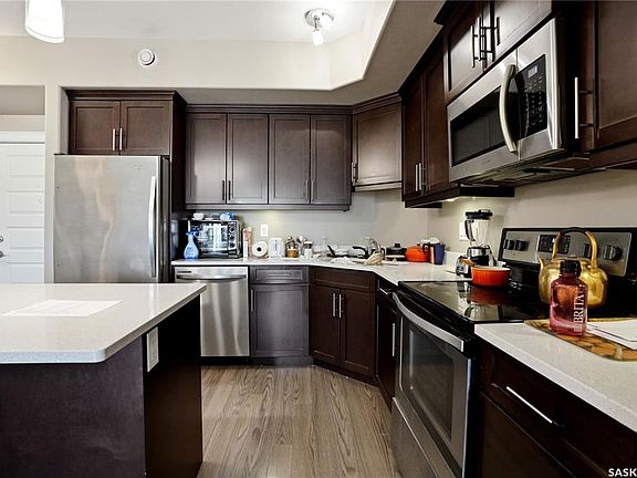 5th image of UNIT 211-423 Nelson ROAD