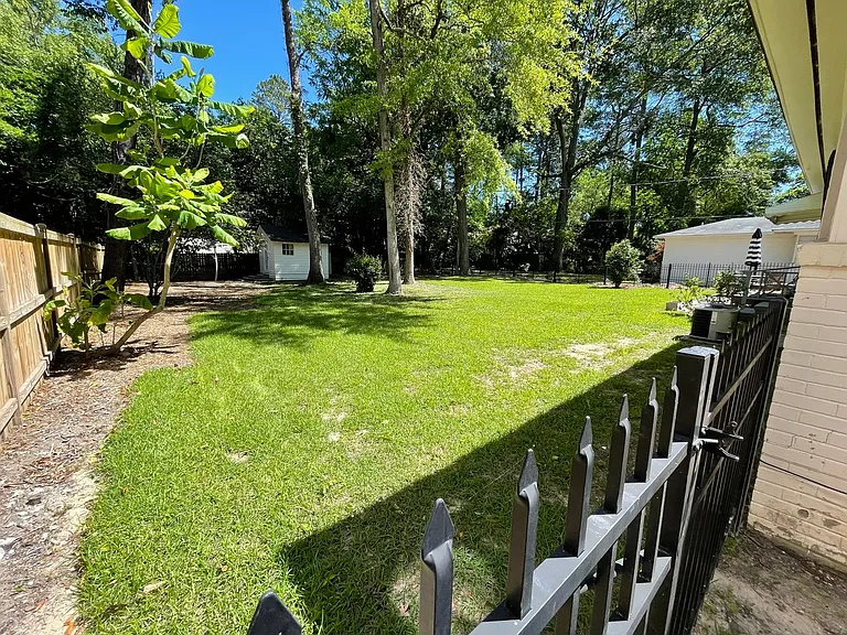 2855 Stratford Rd — Photo 12