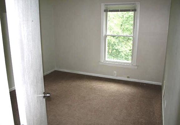 5th image of 2562 Premont Ave APT 2