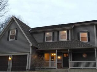 5504 Meadow Lk, Parkville, MO 64152