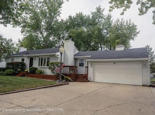 211 Harriet Ave, Lansing, MI 48917