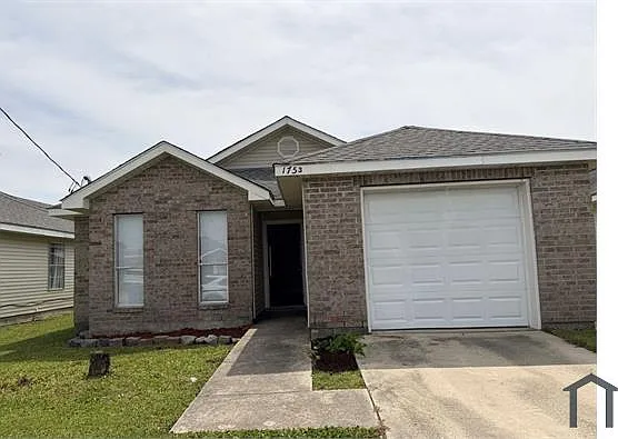 3 bed, 1494 sqft, $1,575 — Photo 2