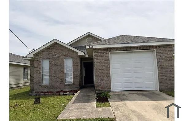 Building Photo - 1753 Gladstone Dr